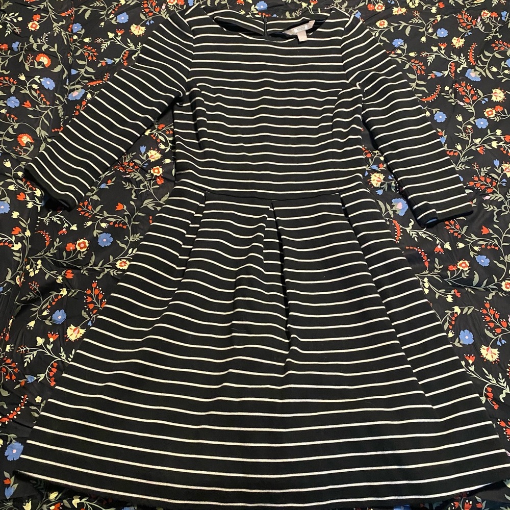 Banana Republic Black and White Striped 3/4 Sleeve Dress